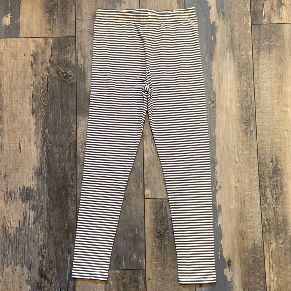 Girl’s Leggings Size 7/8 Medium Gray Striped Yoga Pants Long Soft Cotton Stretch